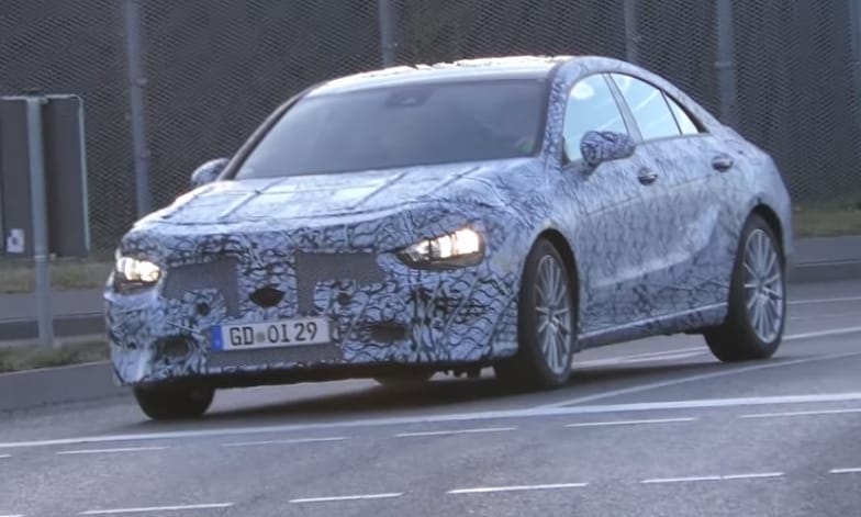 Kémvideón a következő kecskeméti Mercedes
