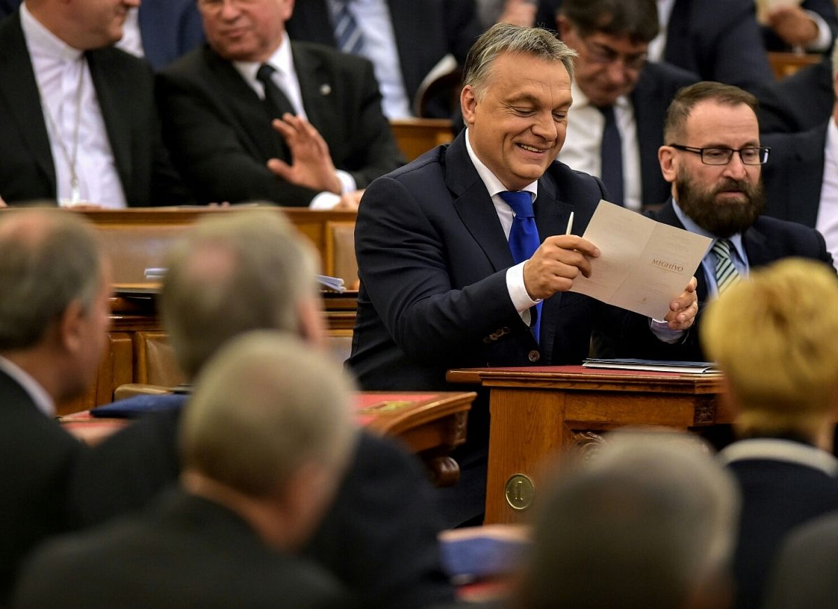 Papírból olvasott fel Orbán, amikor Habonyról faggatták