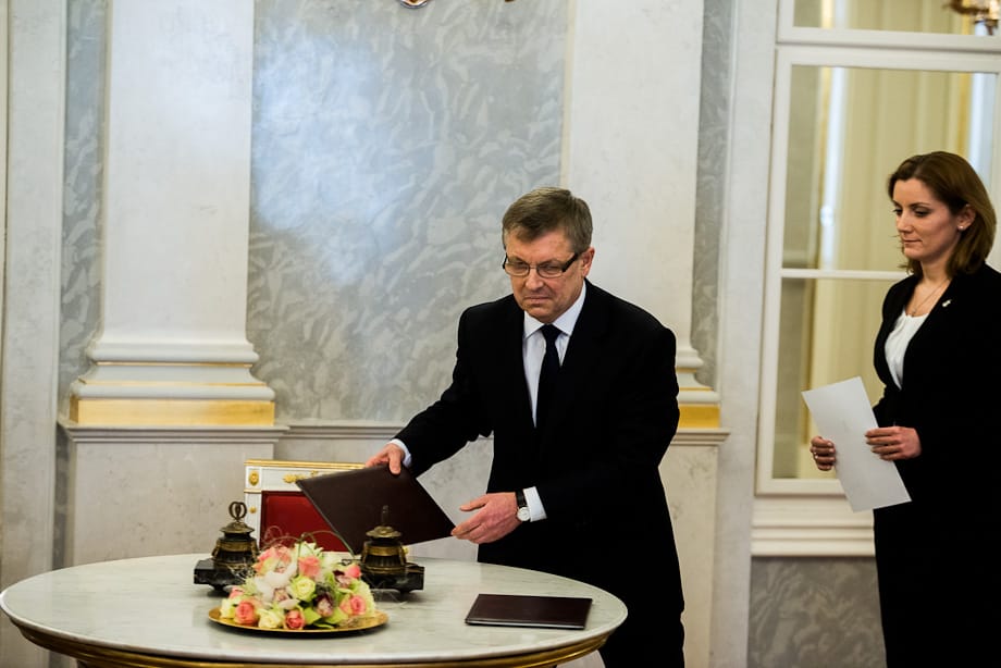 Videó: Matolcsy bakizott a kinevezésén, Áder is végignézte