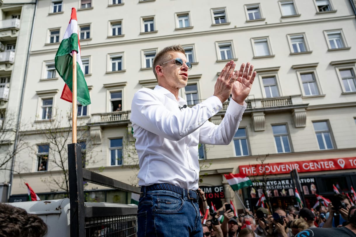 Tóta W.: Az ő hangja mélyebb