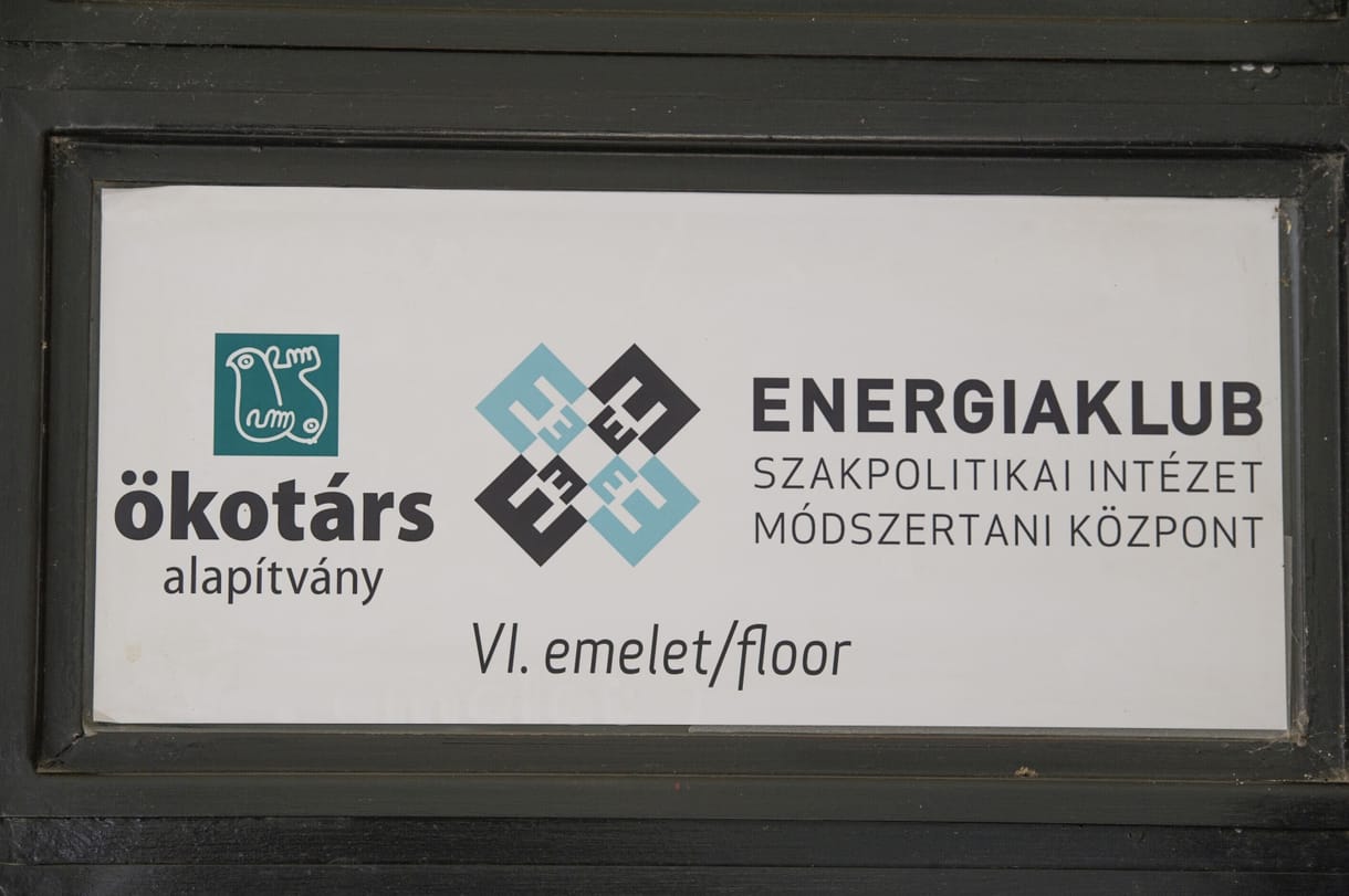 70 milliárd forintot bukhat Magyarország, mert a kormány beleszólást akar a civilek ügyeibe