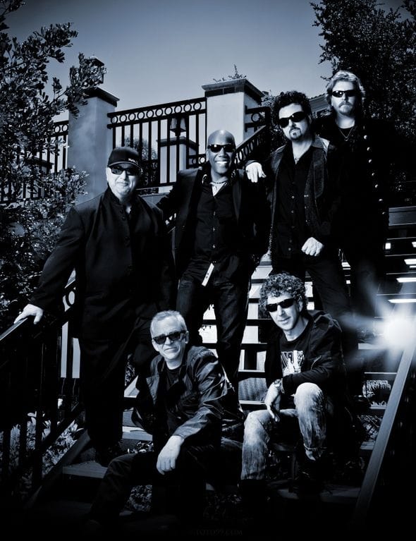 Toto: tűzijáték után jön a legenda