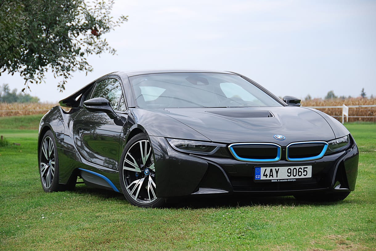 BMW i8-teszt: ez a jármű melyik bolygóról jött?