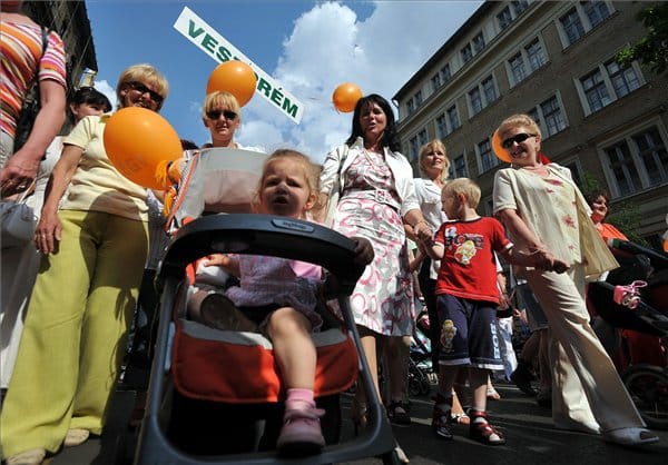Csökkenő gyed: itt vannak a kompenzáció szabályai