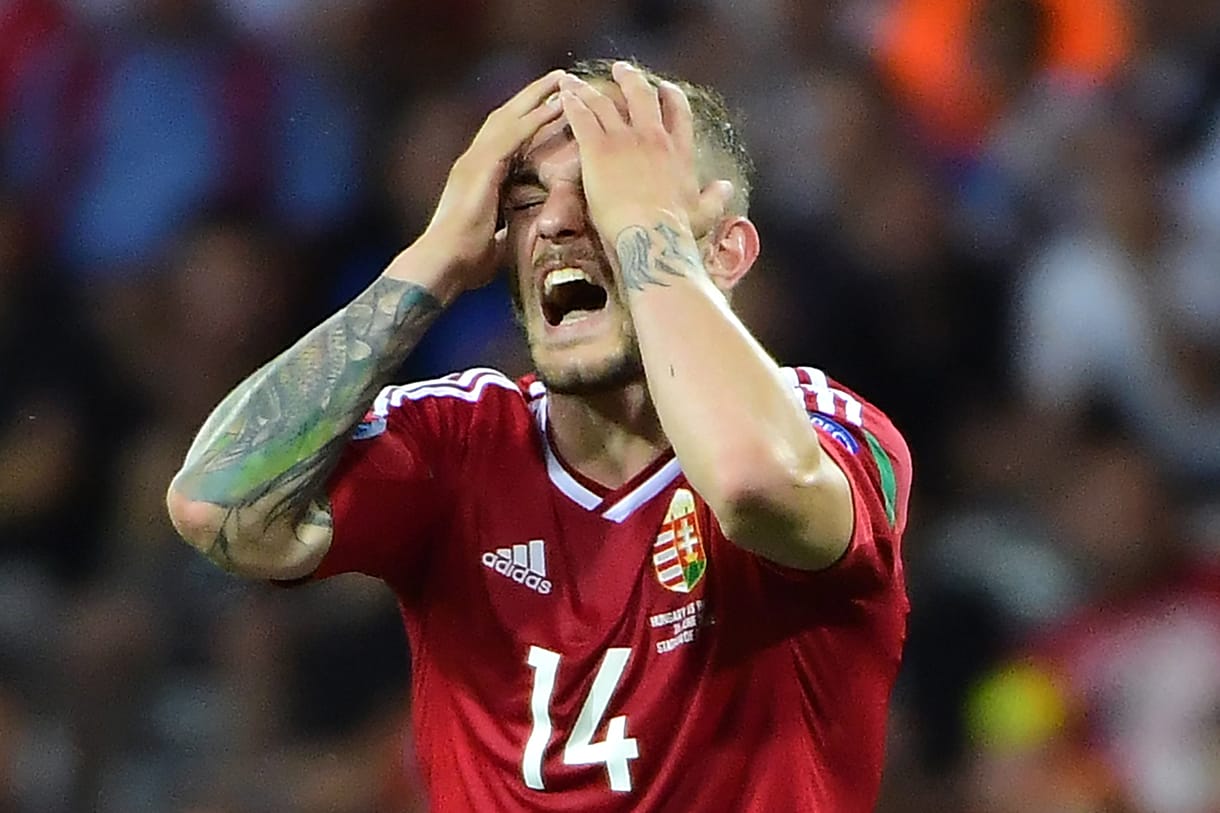 Lovrencsics a könnyeit törölgetve: 