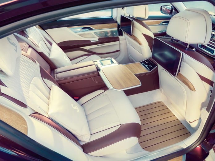 Itt az a BMW, ami már inkább egy Rolls-Royce