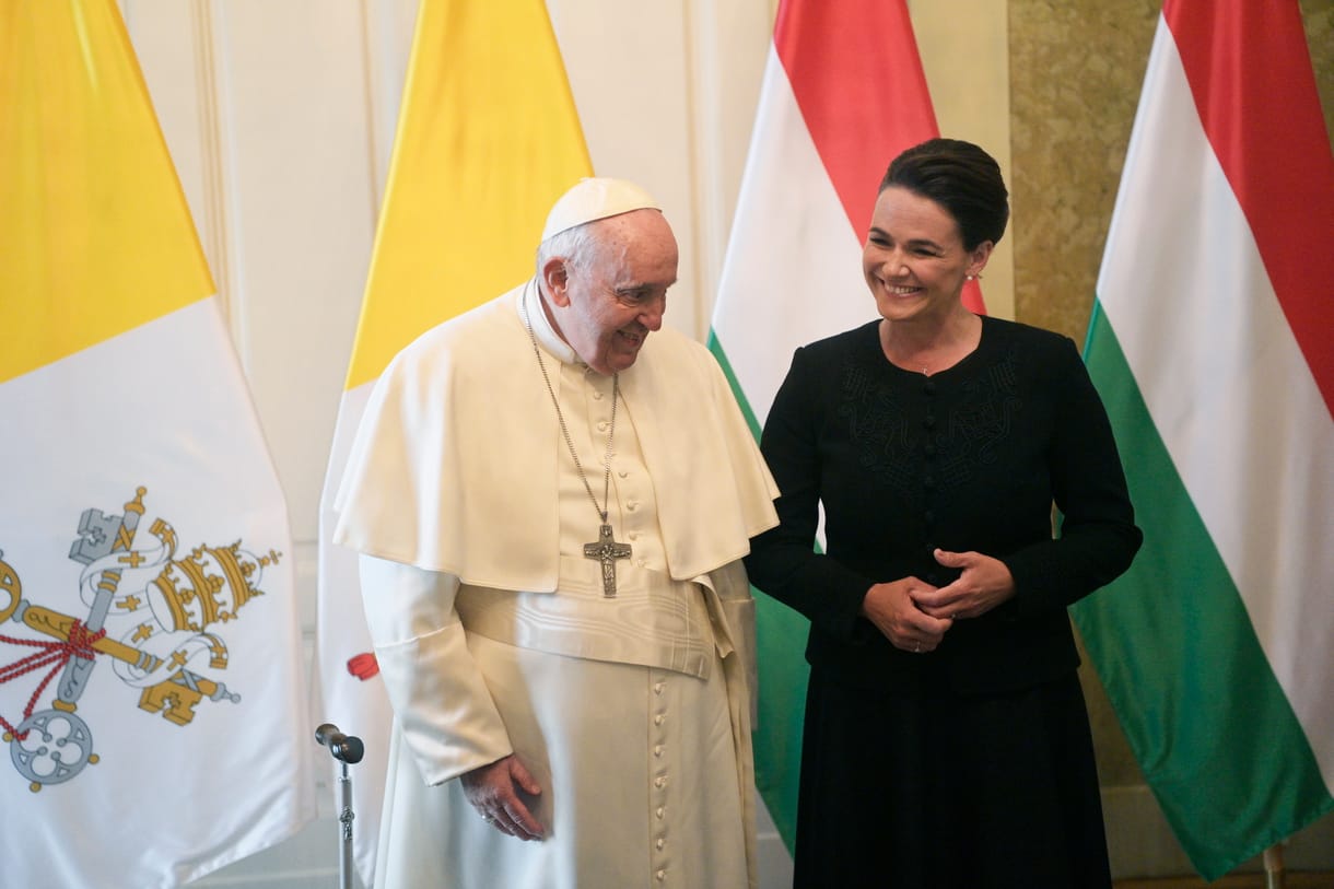 Ferenc pápának írt levelet a DK Novák Katalin kegyelmi döntése miatt