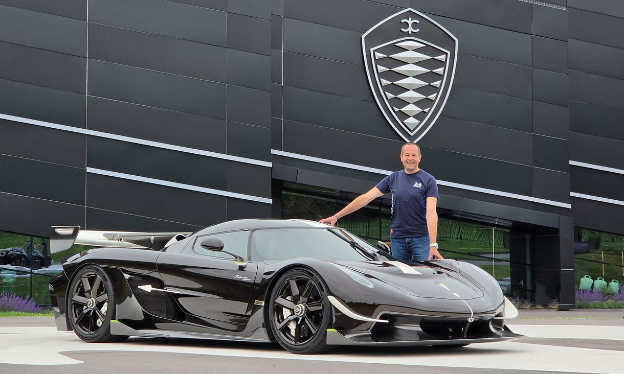 Zéró villany, pusztító V8, 1625 lóerő: bepattantunk az 1,3 milliárd forintos legdurvább Koenigseggbe