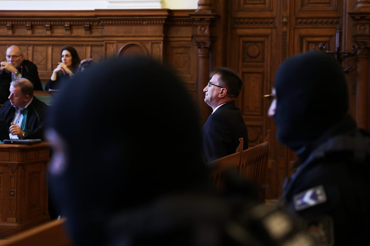 Schadl Völnerre hivatkozva követelte egy monori végrehajtói iroda osztalékának felét az egyik tanú szerint