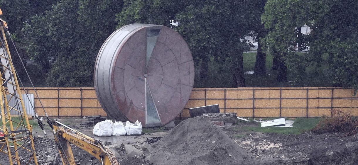 Szétszerelik és elviszik a városligeti Időkereket