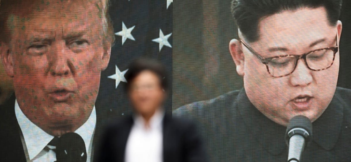 Atommentesítés és tartós béke: Trump és Kim Dzsong Un közös nyilatkozatot írt alá – ÉLŐ