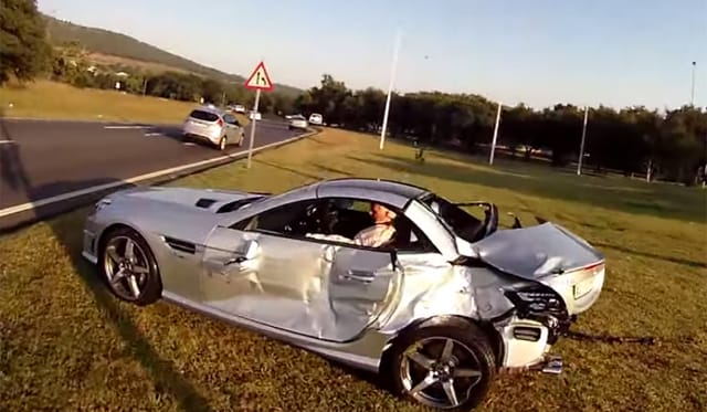 Szabálytalankodó kamion ütött szét egy SLK Mercit - videót