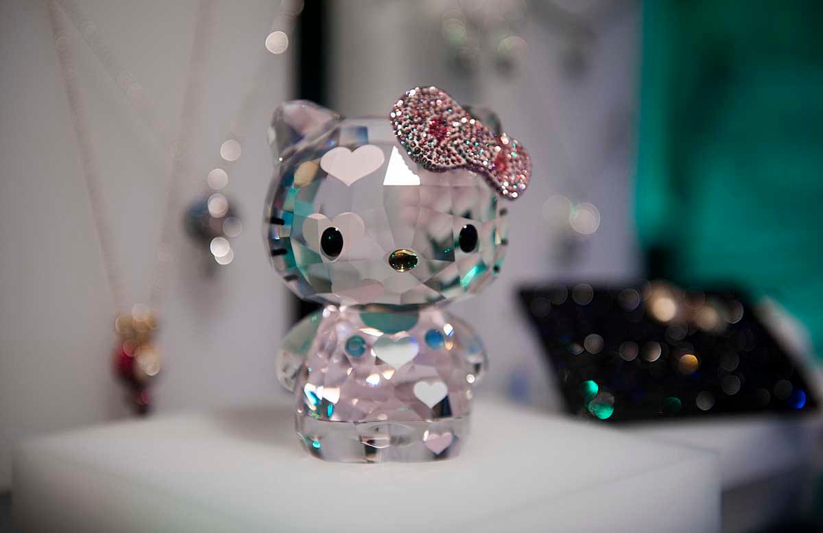 Az üveg lehet a lányok új örök barátja - Puccos Swarovski-bemutatón jártunk