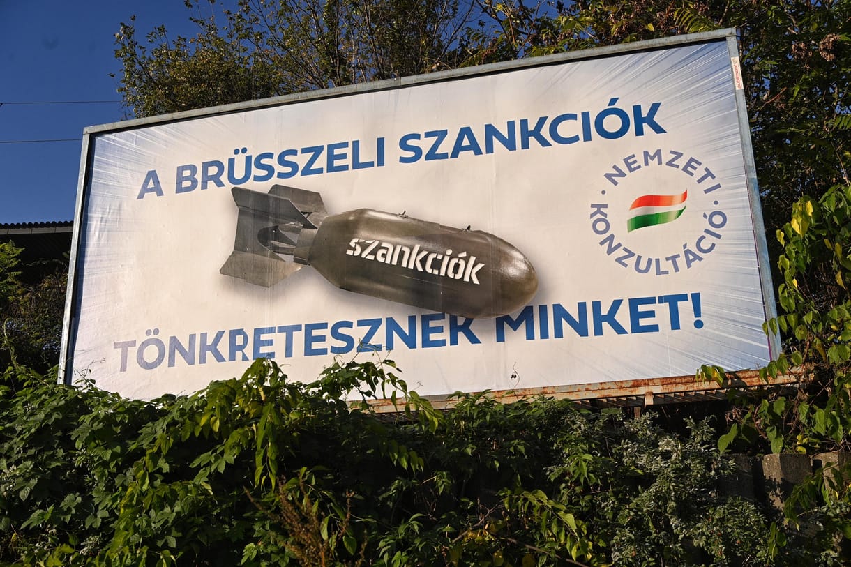 Reagált Brüsszel a szankciós nemzeti konzultációra és elárulta, hogyan szerezhet Orbán érvényt az eredményének