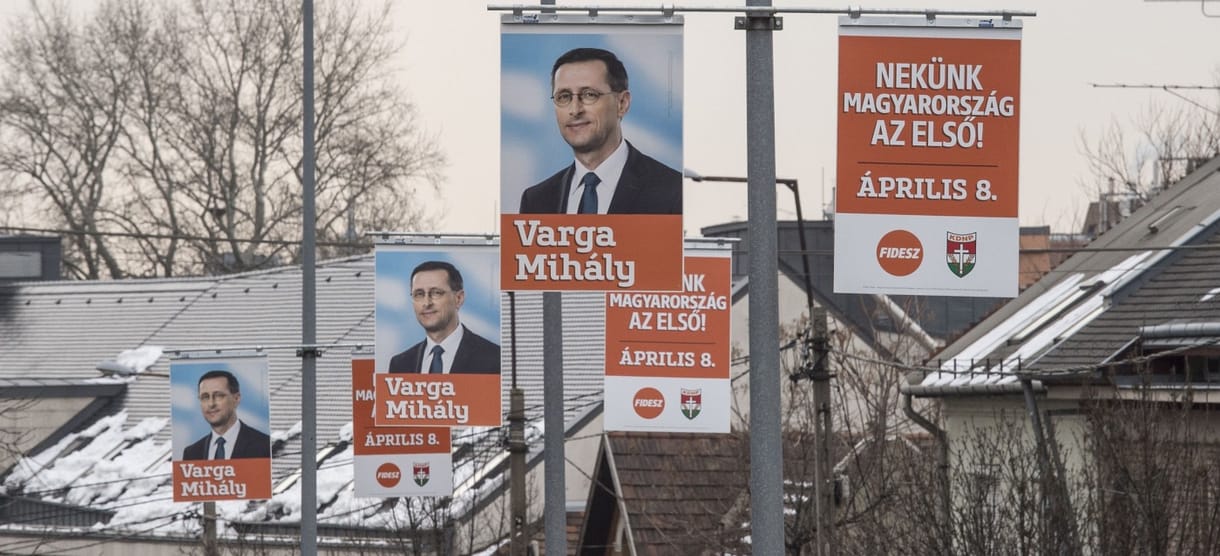 A DK szorongathatja meg Varga Mihályt, körzetében Szél Bernadett esélyes kihívó