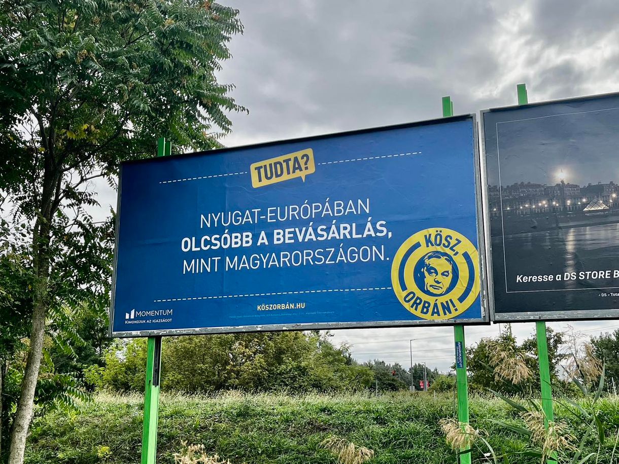 Nyugat-Európában olcsóbb a bevásárlás, mint Magyarországon! Plakátkampányt indított a Momentum