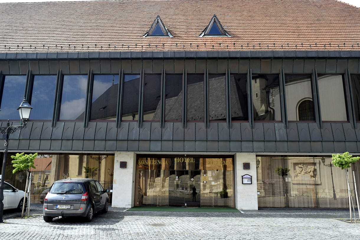 Győrben megvásárolt egy szállodát az állami milliárdokkal kitömött Mathias Corvinus Collegium