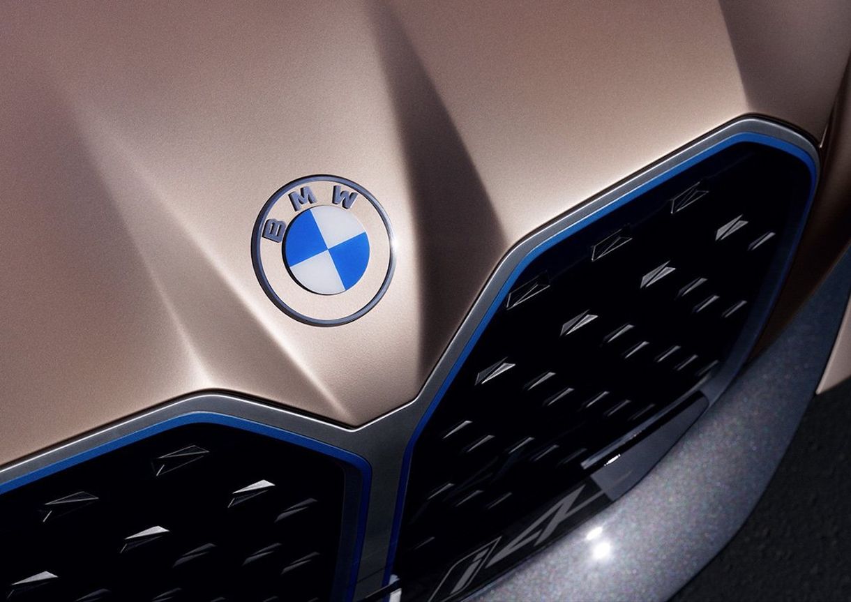 Utcán is felbukkant egy új elektromos BMW, ami a debreceni modell testvére lehet
