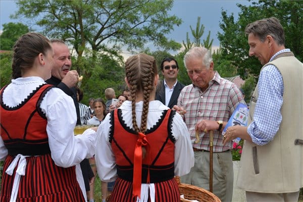 Károly herceg utazási tanácsokkal látta el a romániaiakat