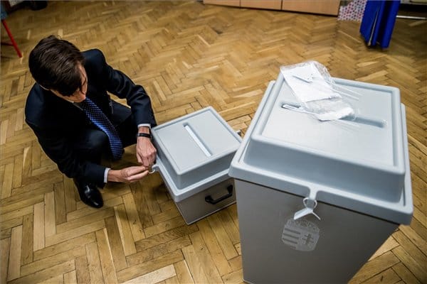 Egész nap szabad kampányolni a 150 méteres határokon kívül