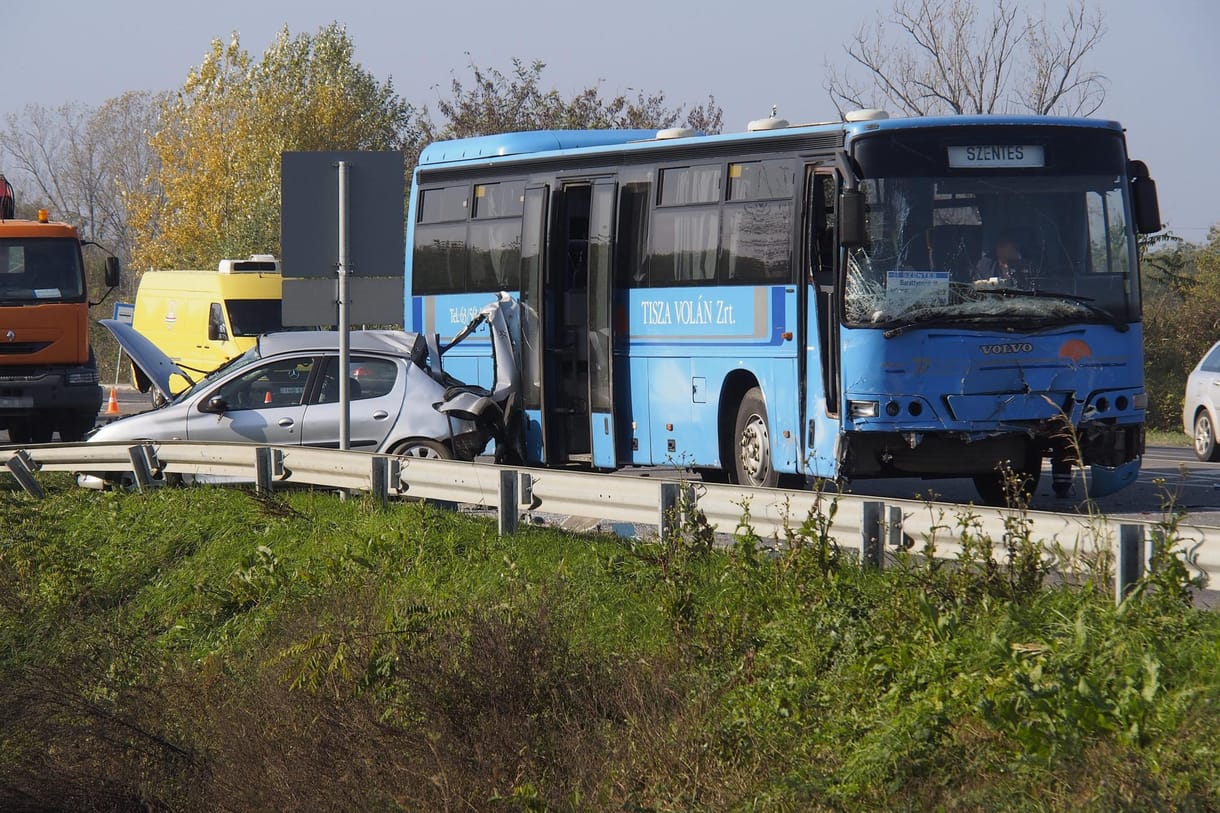 Fotó a 47-esen történt halálos balesetről