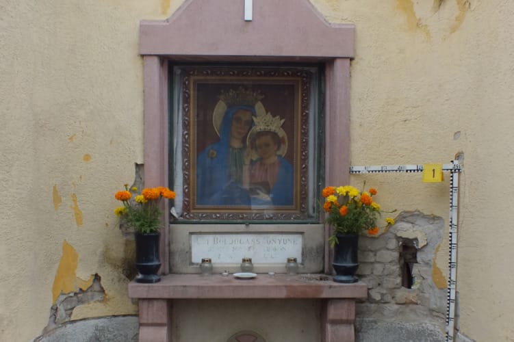 A templomok nem zárnak, a katolikus miséket megtartják