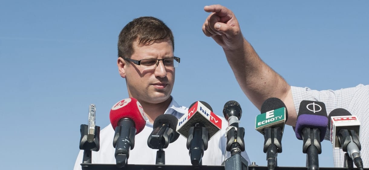 Ilyen talányos sajtótájékoztatója még nem volt Gulyás Gergelynek