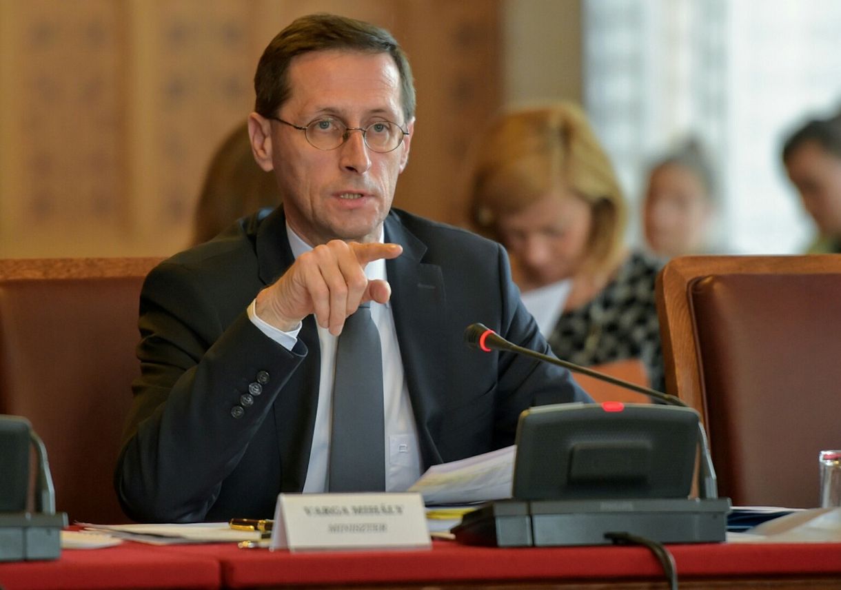 Varga Mihály bevásárolt államkötvényekből