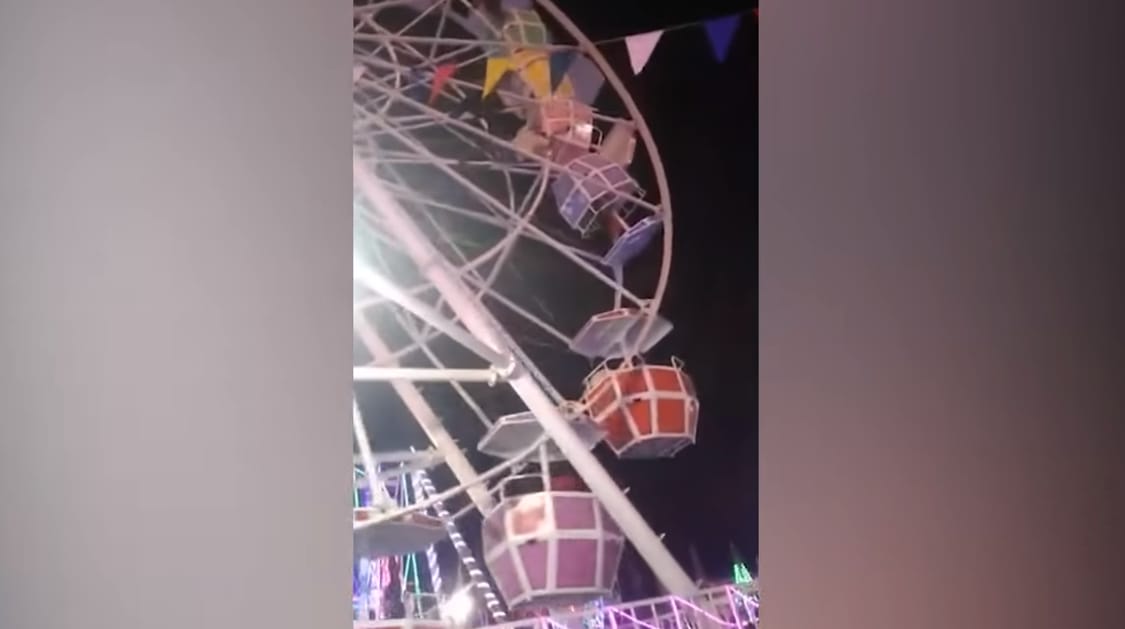 Az életükért kapaszkodtak egy meghibásodott óriáskerék utasai Indonéziában – videó