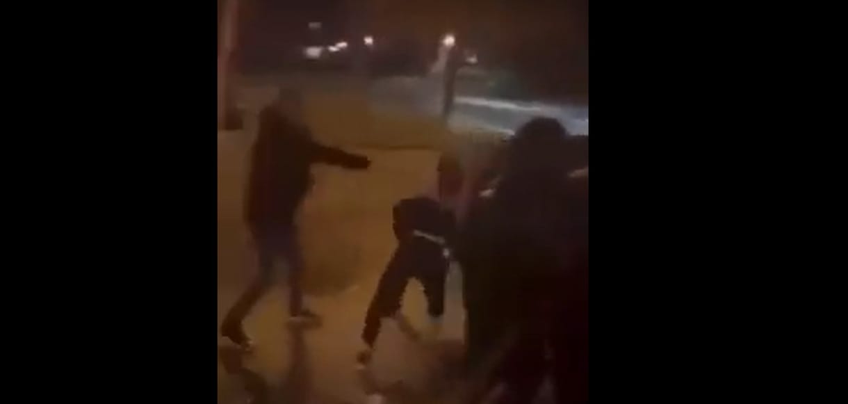 Kegyetlen verekedés volt egy nyíregyházi szórakozóhely előtt, többen súlyosan megsérültek - videó