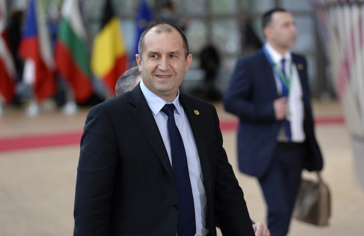 A legutolsó közvéleménykutatások szerint a hivatalban lévő elnök nyeri a bolgár elnökválasztást