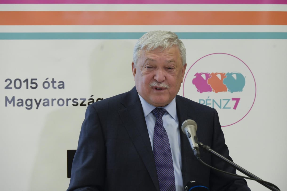 Csányi Sándor elmondta, miért drága itthon a bankolás