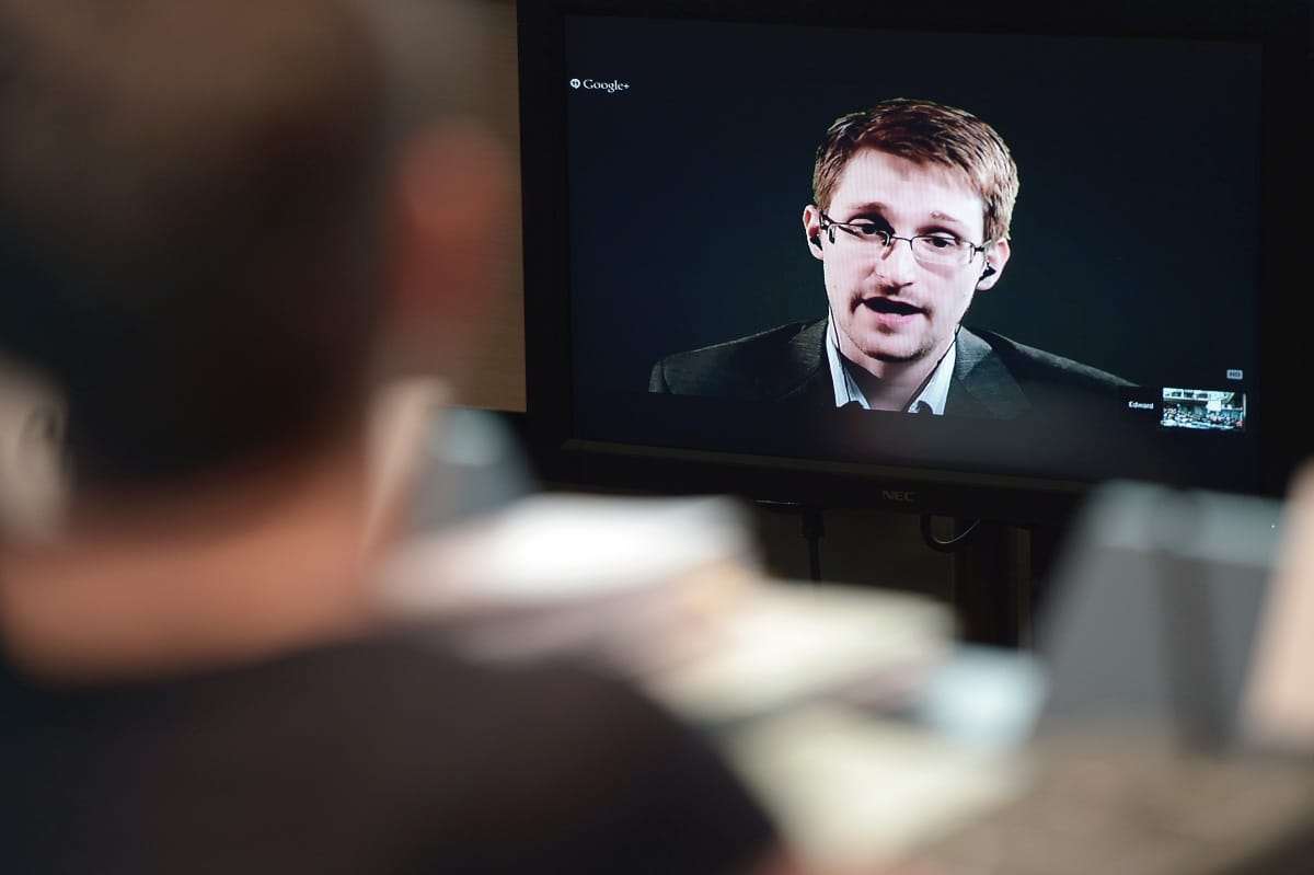 Maga Snowden is meglepődött: 47 GB-nyi e-mailt kapott egy nap alatt