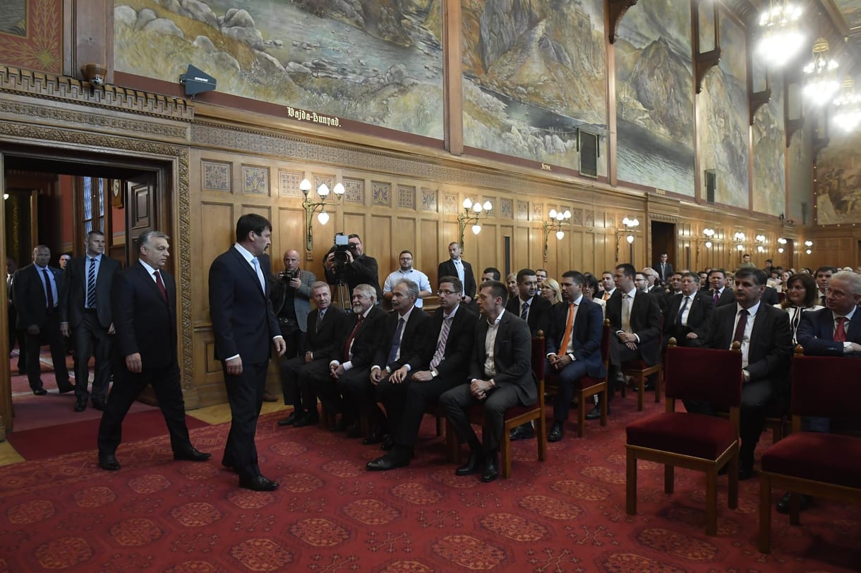Kinevezte Áder az új államtitkárokat