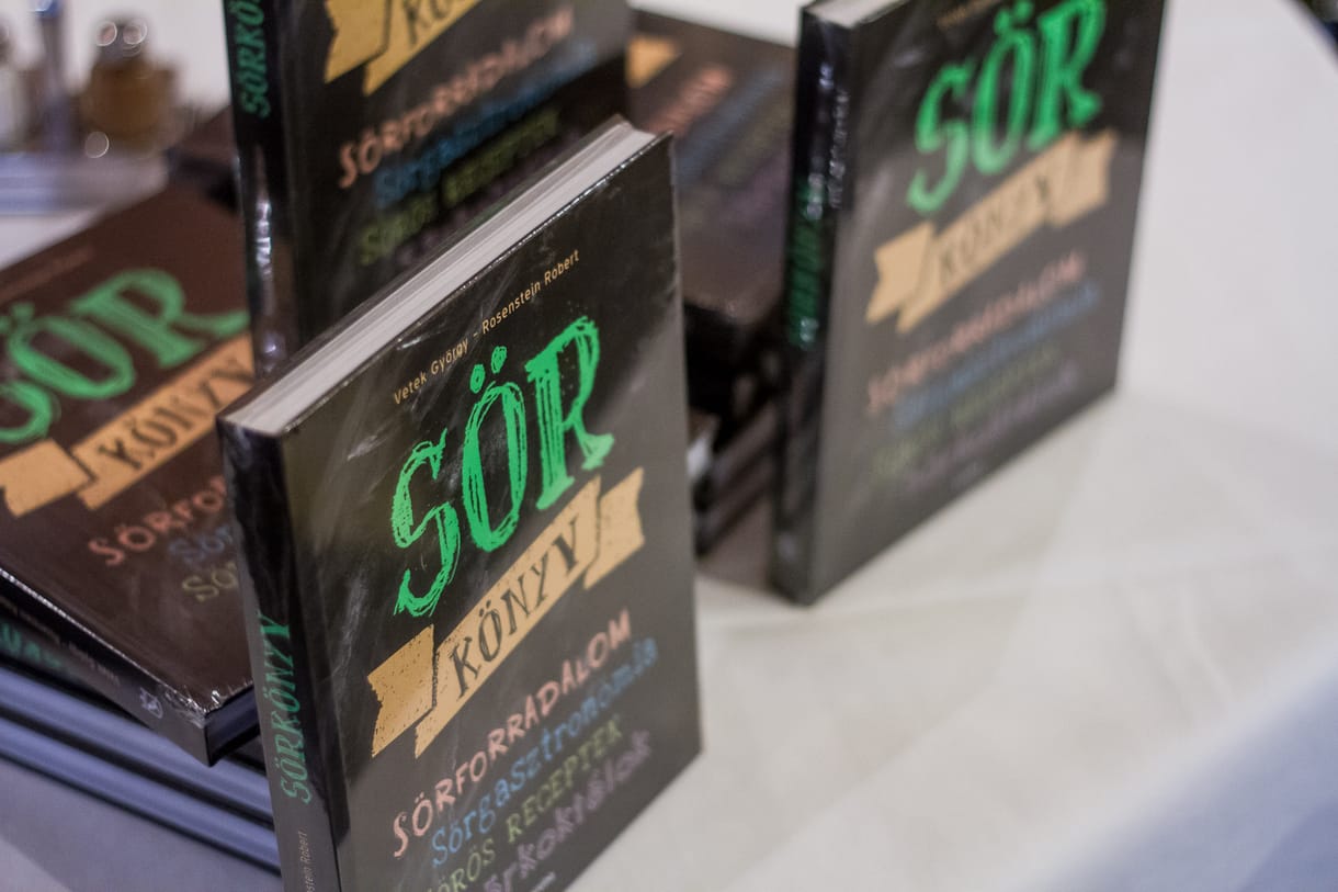 Kötetnyi sör
