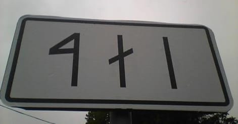 Az Alkotmánybíróságnak kellett döntenie abban, hogy szignózható-e személyi okmány rovásírással