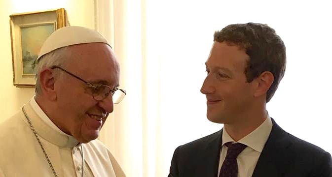Mark Zuckerberg találkozott Ferenc pápával, és egy igen egyedi ajándékot vitt neki – fotó