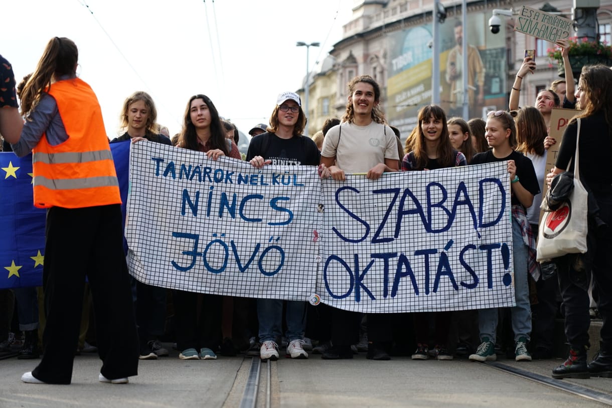 Húsz oldalon keresztül sorolják a civilek, hogy mi a baj a státusztörvénnyel