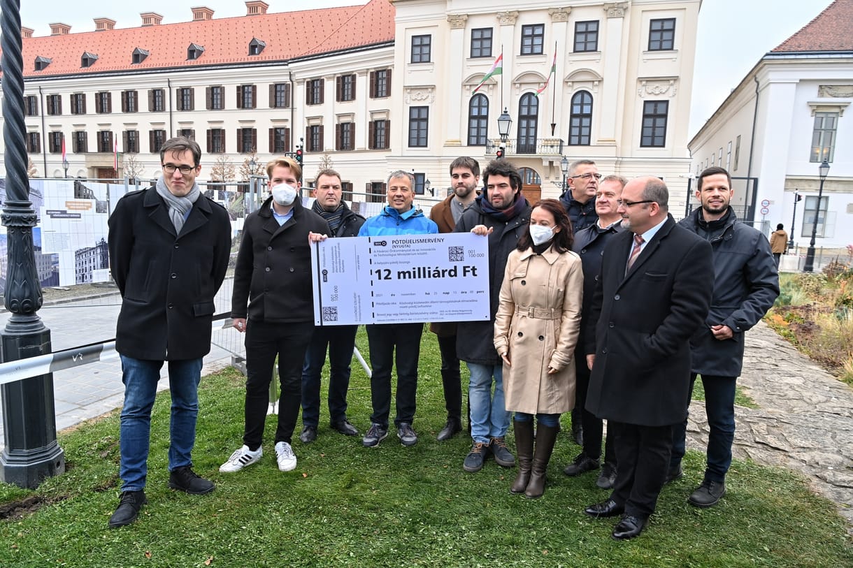 Karácsony benyújtotta a számlát Orbán kordonjának