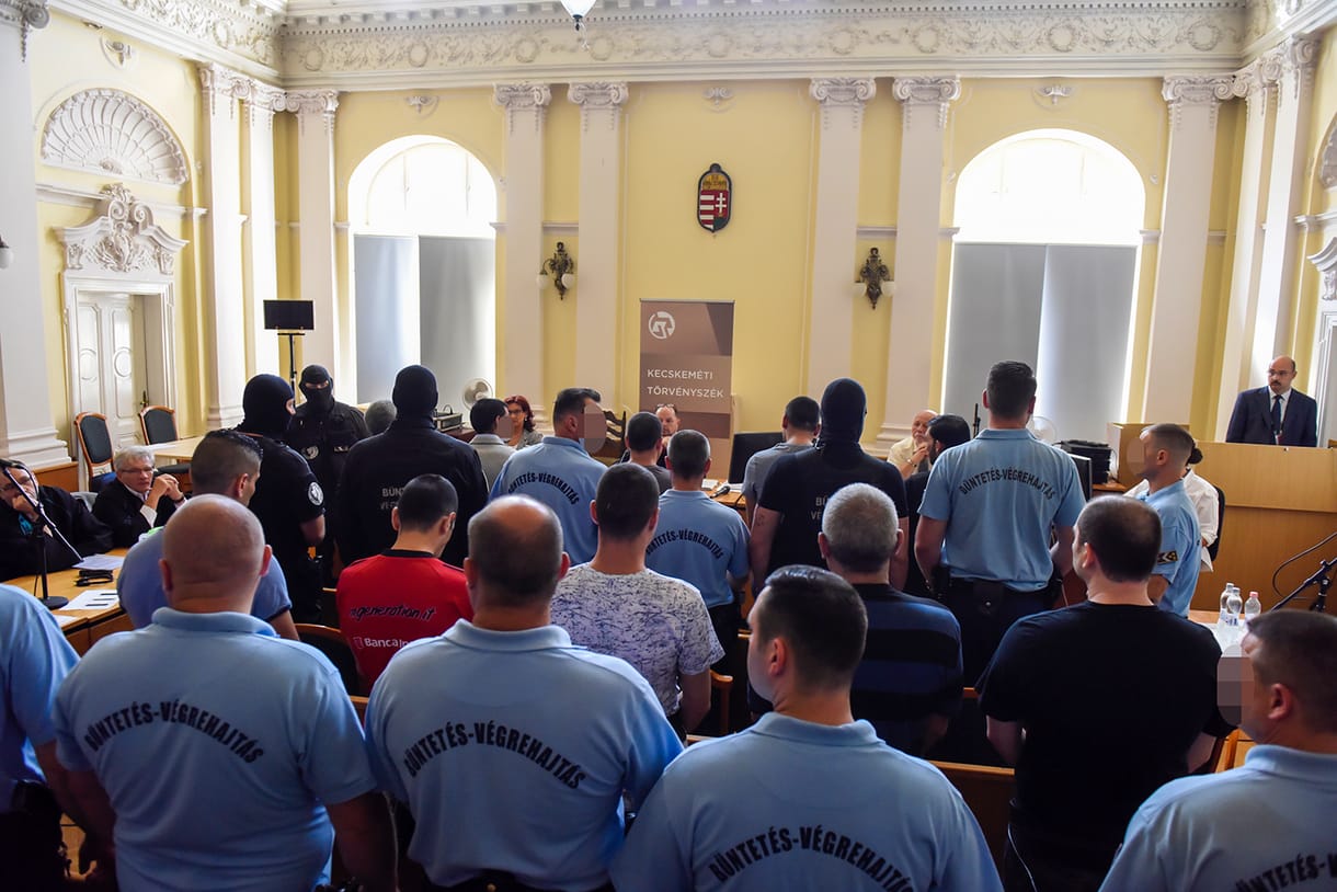 A halálkamionban meghalt egyik férfi özvegye is ott volt a kecskeméti tárgyaláson