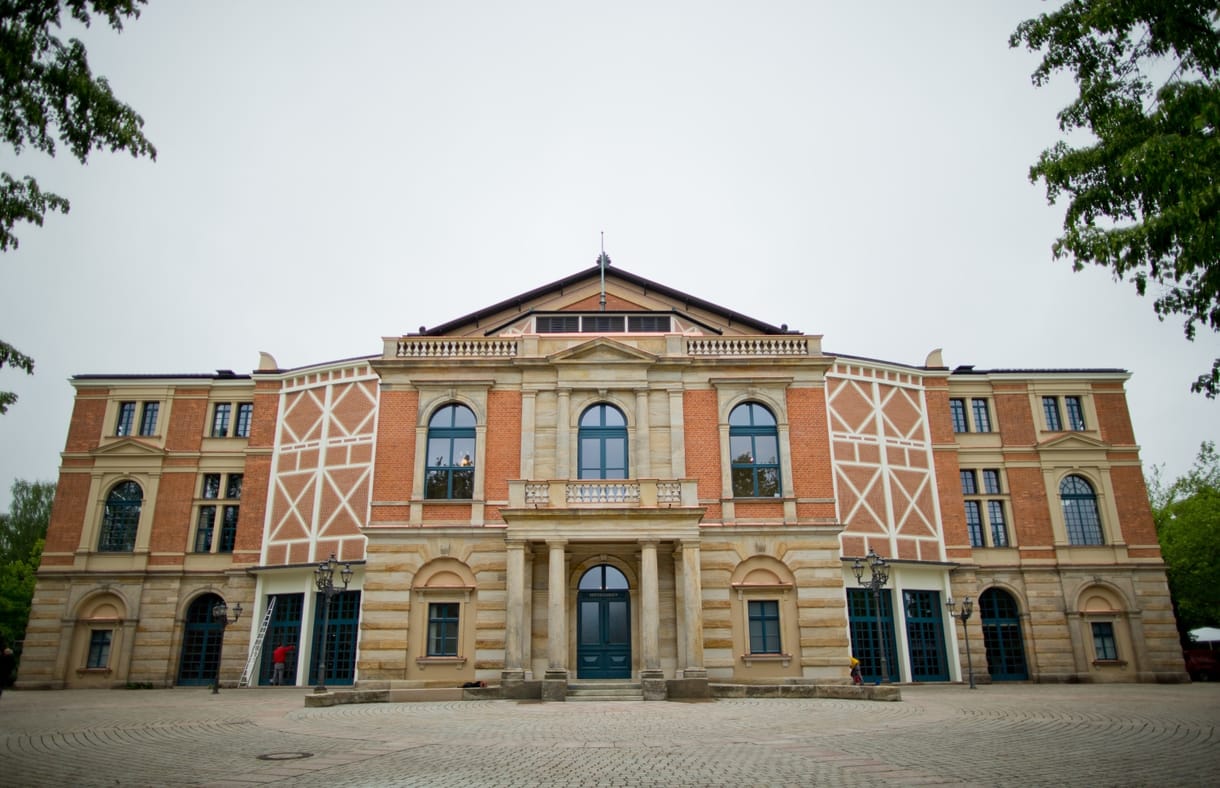 Müncheni lövöldözés: Állami fogadás és vörös szőnyeg nélkül kezdődik a bayreuthi Wagner-fesztivál