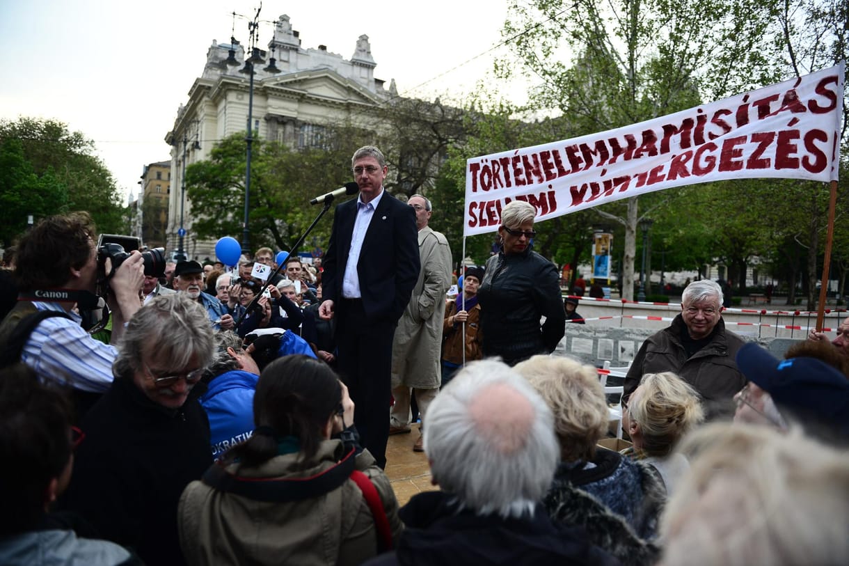 Átalakítják a német megszállási emlékművet a Liberálisok szerint