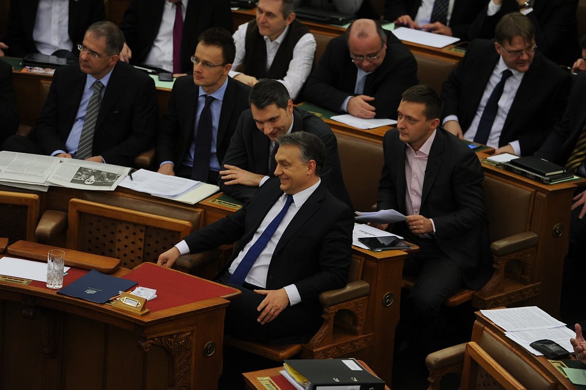 Nyaralni küldte Orbán a kormánypárti képviselőket