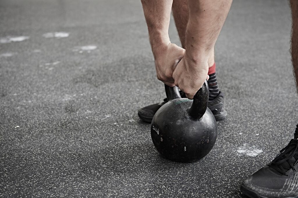 Orbán és a kettlebell: hogyan kezdjenek mozogni a hatvanasok úgy, hogy ne sérüljenek le, de eredményt is elérjenek?