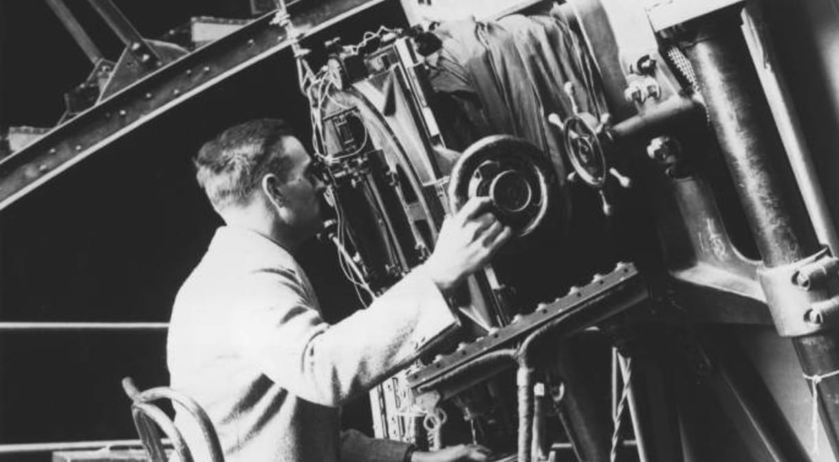 Az ember, akinek eredményét látva Einstein beismerte élete legnagyobb tévedését