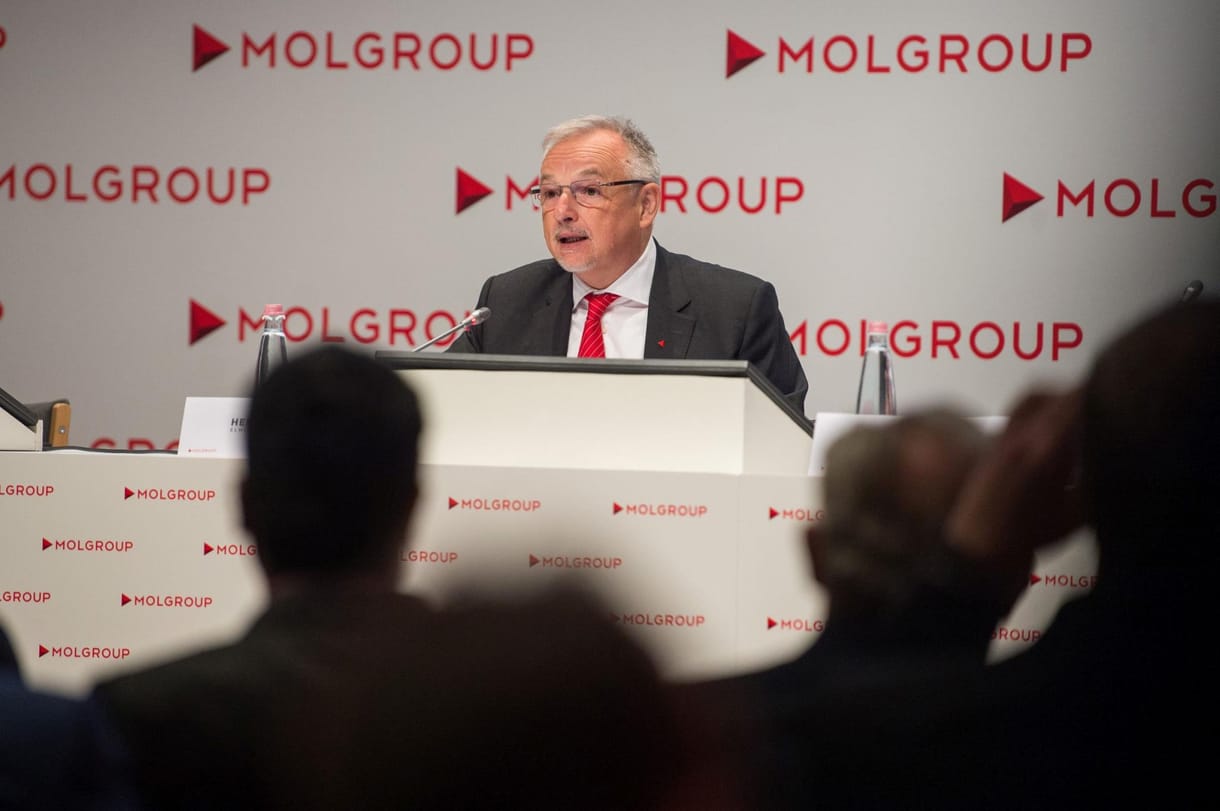 Kockáztat a Mol-vezér, új választottja a neurobiológia