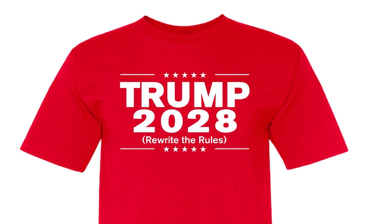 Bár nem is indulhat, mégis árulják már a „Trump 2028”-feliratú pólókat az elnök webshopjában