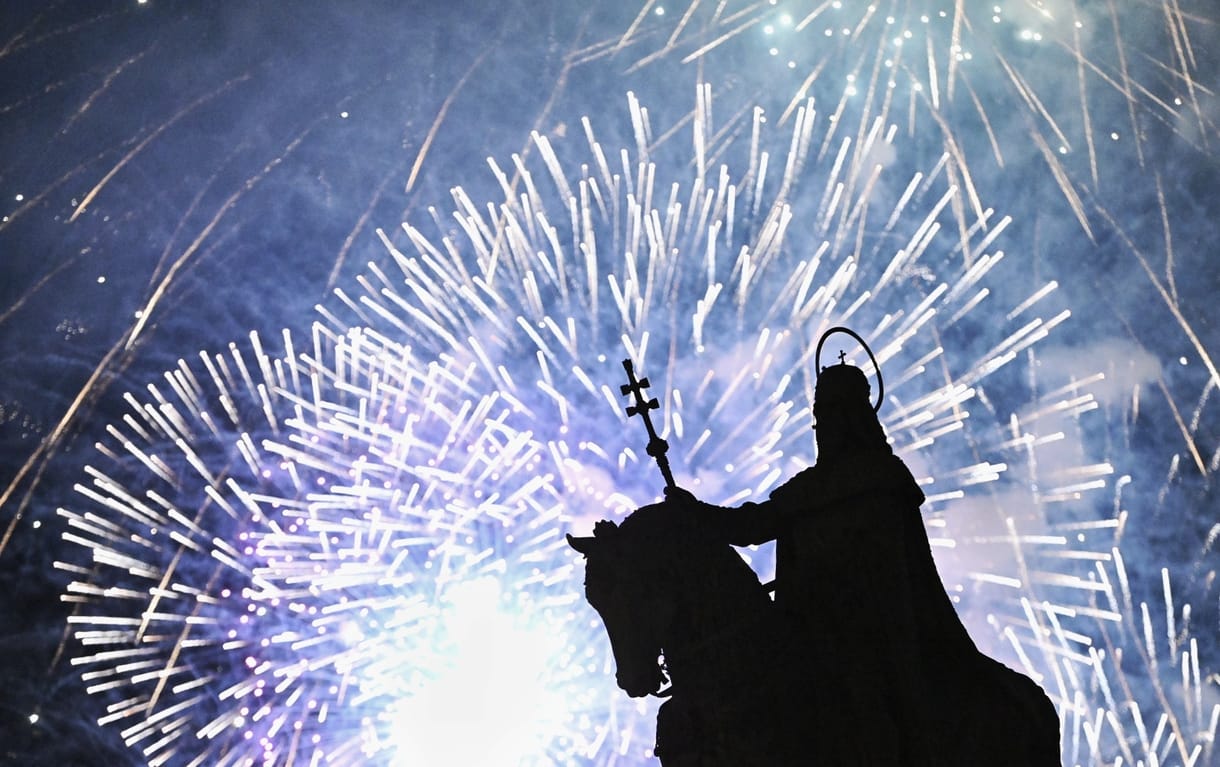 Egy órát késett, de a látvány szikrázó volt - a HVG képein az augusztus 20-i tűzijáték