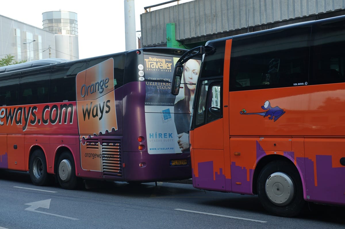 Buszosok tüntettek az NFM-nél az Orangeways ellen