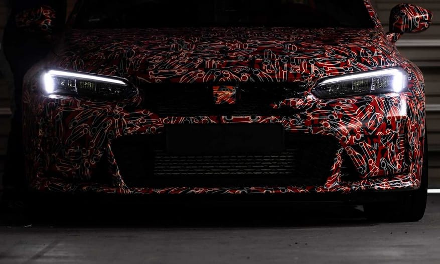 Friss gyári fotókon az új Civic Type R, a Honda utolsó tisztán benzines modellje
